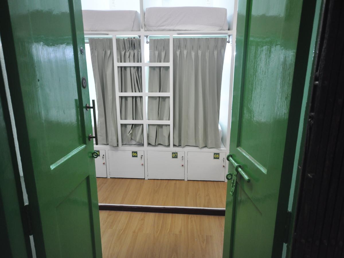 Hostel Latha Yangon Extérieur photo