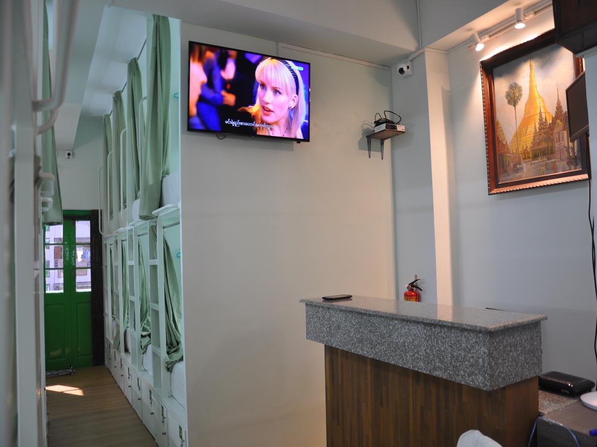 Hostel Latha Yangon Extérieur photo