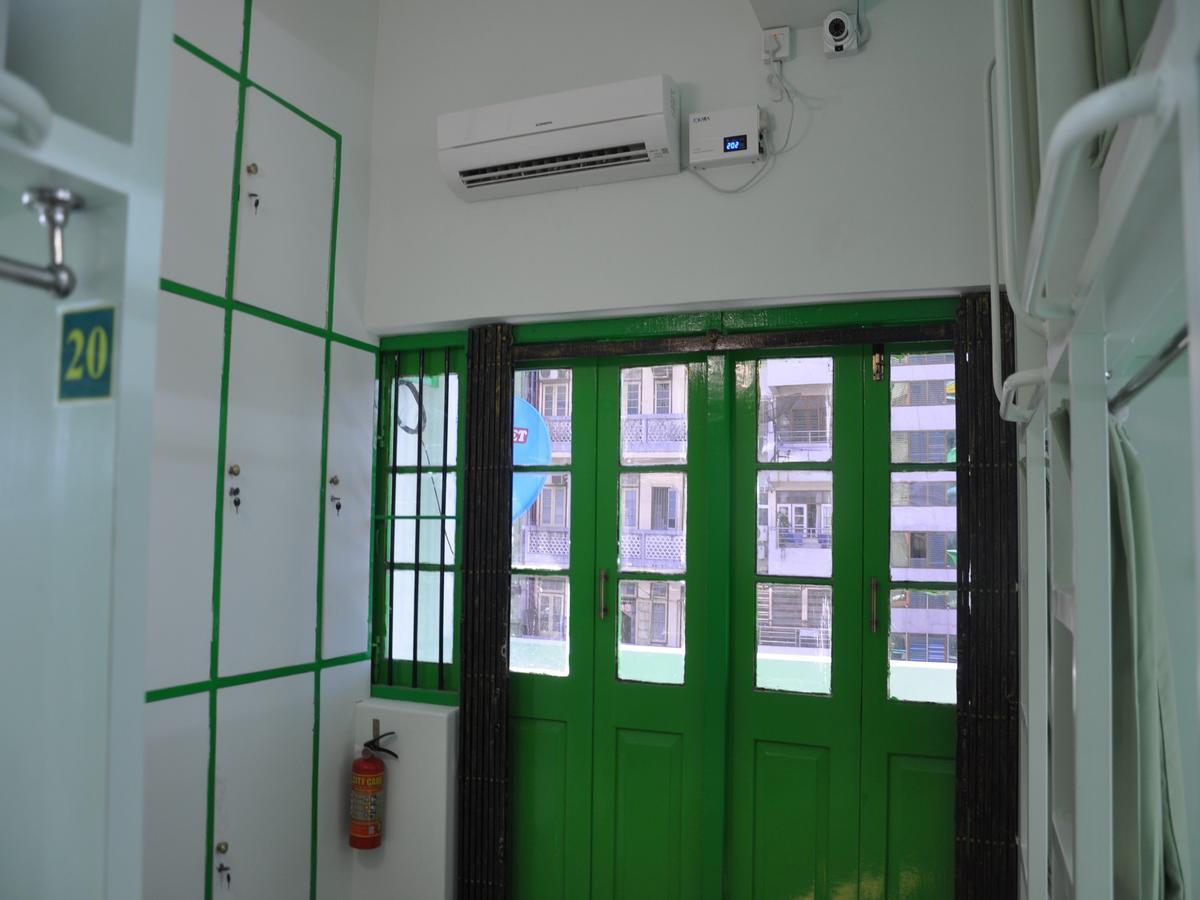 Hostel Latha Yangon Extérieur photo