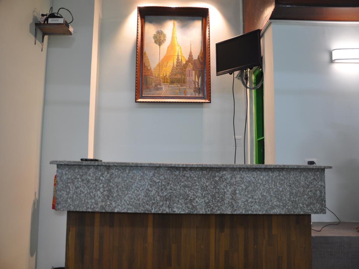 Hostel Latha Yangon Extérieur photo