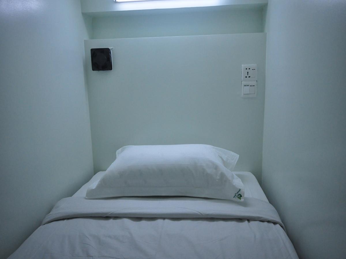 Hostel Latha Yangon Extérieur photo